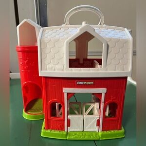 Fisher Price Little People Animal Friends Farm Barn Silo